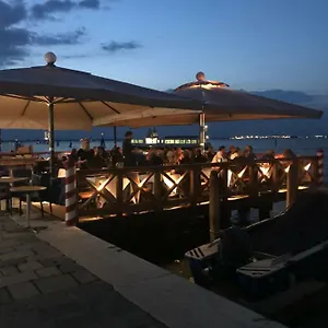 sweet-lagoon.hotelinveneto.com/